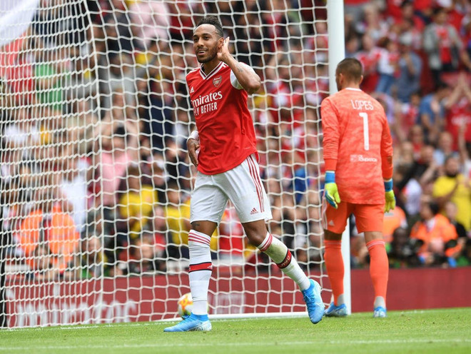 Arsenal ngậm ngùi nhìn Lyon nâng cúp ngay trên sân nhà ảnh 1