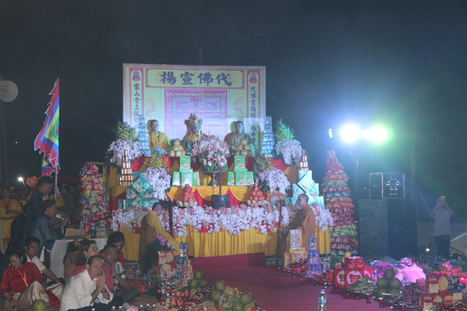 Hải Dương: Lung linh Lễ cầu an và Hội hoa đăng cầu Quốc thái Dân an ảnh 1