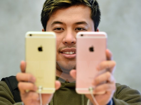 Sự kiện quốc tế 25-31/12: Bê bối của Apple, sữa nhiễm khuẩn tại Pháp ảnh 1