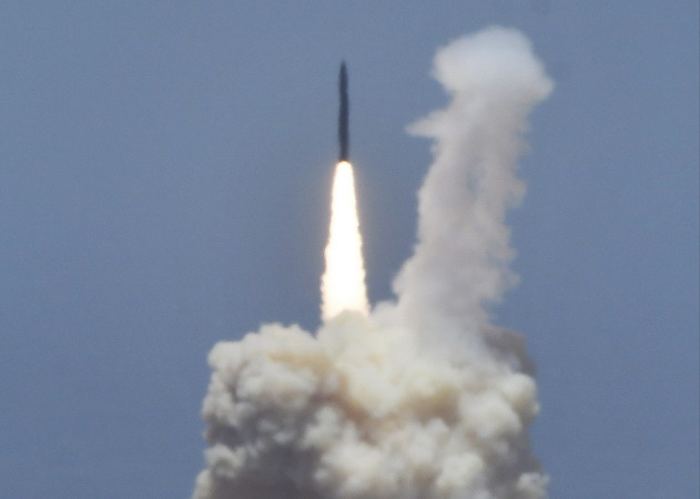 Tướng Mỹ đề xuất đưa vũ khí hạt nhân đến Nhật để kiềm chế Triều Tiên ảnh 1