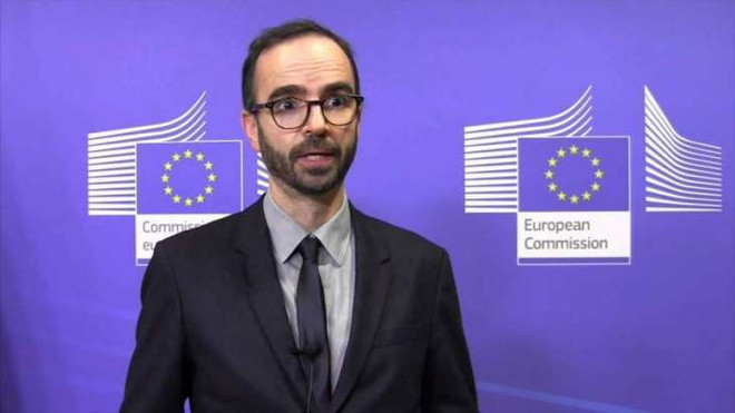 EU khẳng định đoàn kết với Pháp trước lời đe dọa đánh thuế của Mỹ ảnh 1