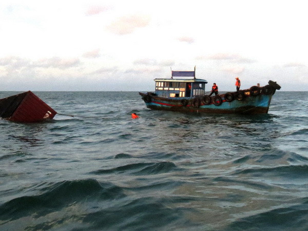 Tàu treo cờ Việt Nam va chạm tàu Indonesia, 15 người mất tích ảnh 1