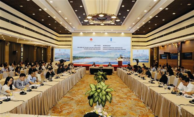 Quang cảnh hội thảo. (Ảnh: Trần Việt/TTXVN) Tăng cường hợp tác quốc tế trong chuyển đổi năng lượng công bằng ảnh 1