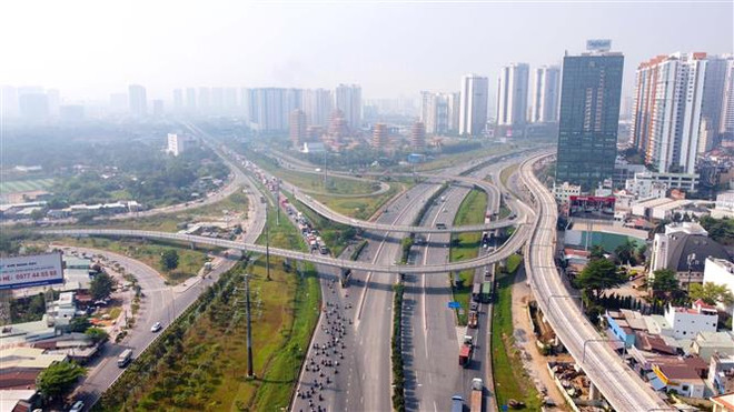 Nghịch cảnh giá nhà đất tại khu Đông Thành phố Hồ Chí Minh ảnh 2