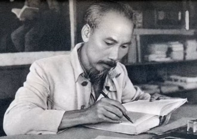 Di chúc Bác Hồ và gạch nối giữa hai thế hệ Việt Nam học ảnh 1