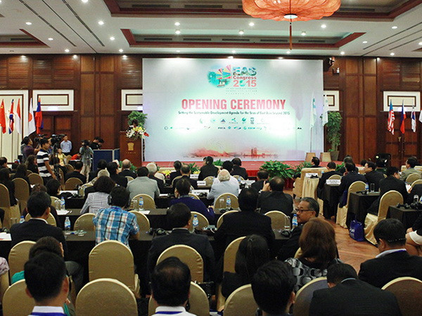 "Cùng nhau giữ gìn màu xanh của môi trường biển, màu xanh hòa bình" ảnh 1