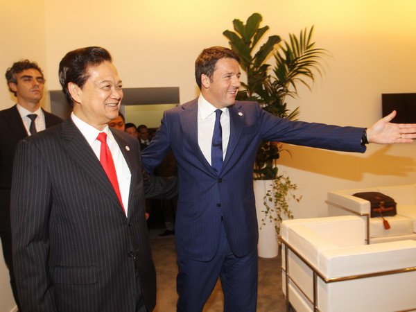 Thủ tướng Nguyễn Tấn Dũng gặp Thủ tướng Italy Matteo Renzi. (Ảnh: Đức Tám/TTXVN) Thủ tướng trả lời phỏng vấn về Biển Đông trên báo chí châu Âu ảnh 1