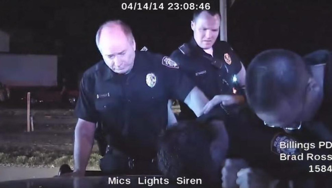 Cảnh sát Mỹ bật khóc sau khi bắn chết nghi phạm của 1 vụ cướp ảnh 2