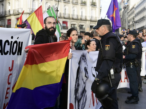 Thủ tướng Tây Ban Nha khẳng định người Catalonia đã bị lừa dối ảnh 1