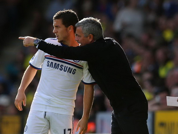 Tin tối 15/3: Mourinho "cay cú," M.U nhắm tuyển thủ Brazil ảnh 1