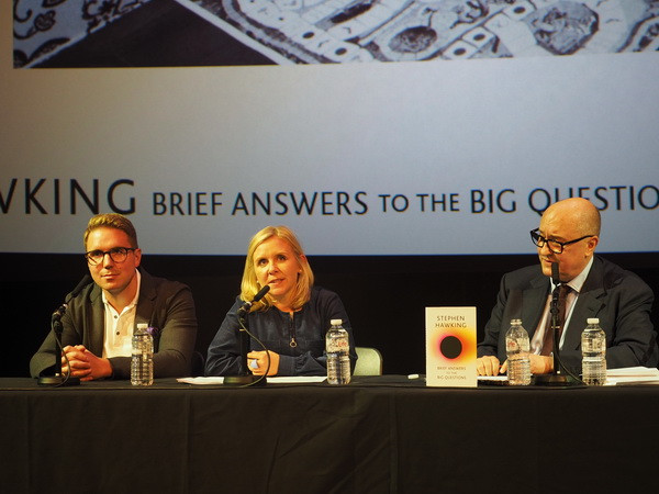 Ra mắt cuốn sách cuối cùng của “ông hoàng vật lý” Stephen Hawking ảnh 2
