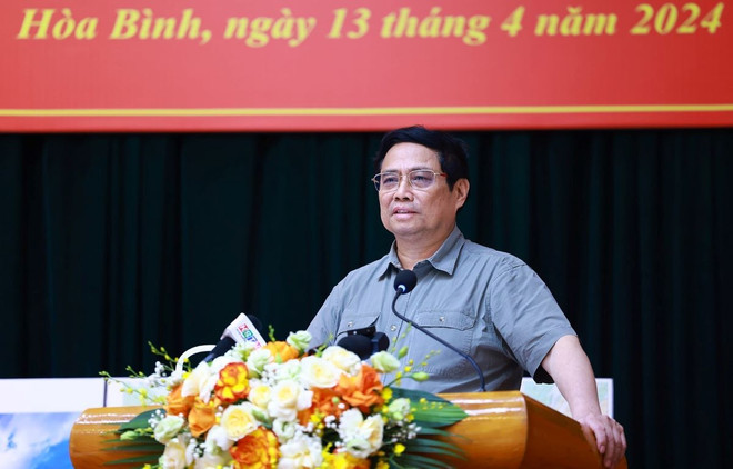 Thủ tướng Phạm Minh Chính phát biểu tại cuộc làm việc với Ban Thường vụ Tỉnh ủy Hòa Bình. (Ảnh: Dương Giang/TTXVN) ttxvn_thu_tuong_lam_viec_voi_ban_thuong_vu_tinh_uy_hoa_binh_2304-1.jpg