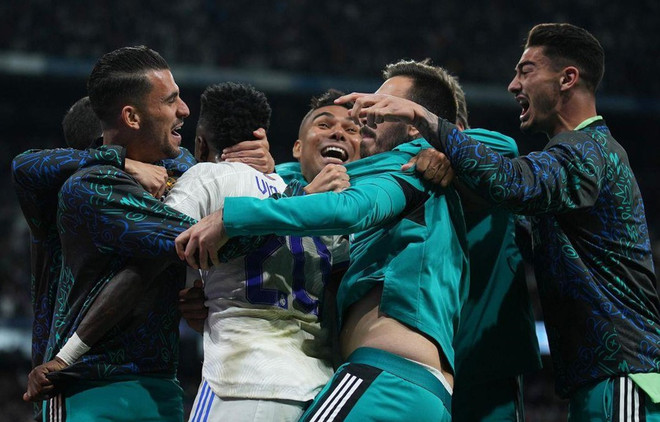 Real ăn mừng sau màn ngược dòng kinh điển trước Man City. (Nguồn: Getty Images) Chung kết Champions League: Real Madrid 'đại chiến' Liverpool ảnh 1