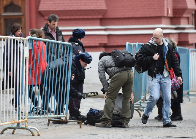 Nga bắt 8 đối tượng tình nghi trong vụ tấn công tàu điện ngầm ảnh 1