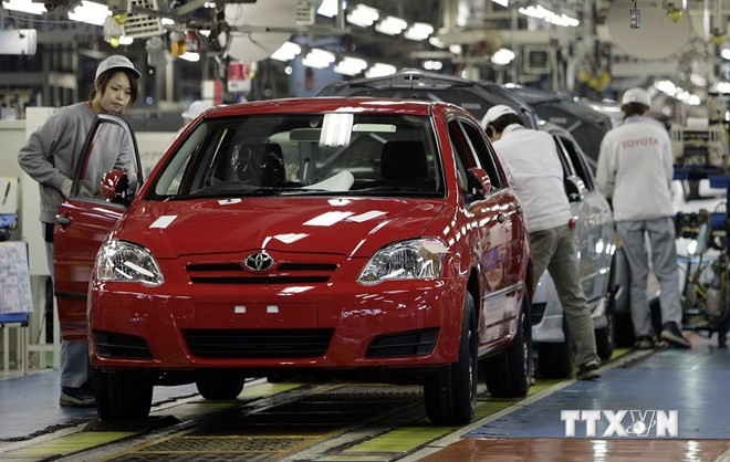 Chính phủ Nhật Bản có thể hoãn tăng thuế tiêu dùng thêm 1,5 năm ảnh 1