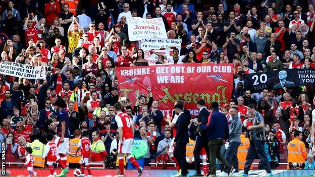 Arsenal mất vé dự Champions League: Ngày chia tay Wenger đã tới? ảnh 2