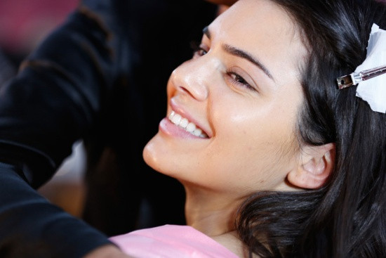 Làn da căng mướt của Kendall Jenner Bí mật sau vẻ đẹp không tì vết của các thiên thần Victoria’s Secret ảnh 2
