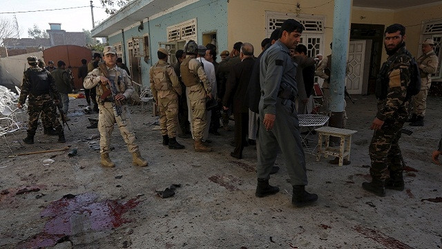 Đánh bom liều chết ở Afghanistan, gần 30 người thương vong ảnh 1