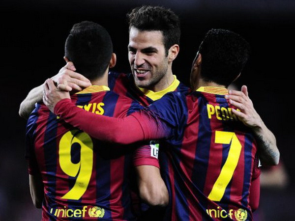 Iniesta và Messi đang là gánh nặng của Barcelona ảnh 2