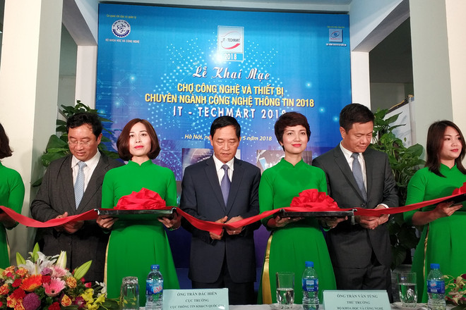 IT Techmart: 40 tổ chức ‘khoe’ công nghệ mới nhất tại Hà Nội ảnh 1