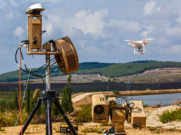 Israel ra mắt hệ thống vũ khí diệt máy bay không người lái ảnh 1