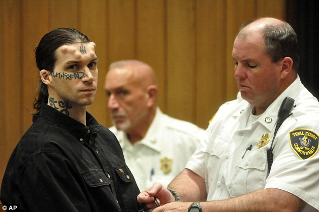 Nghi can giết người và chặt xác nạn nhân có ngoại hình “quỷ dữ” ảnh 2