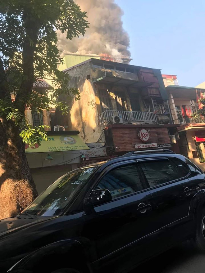 Hà Nội: Cháy lớn tại quán karaoke Nhất Thống trên phố Thi Sách ảnh 5