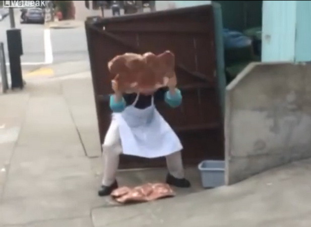 Kinh hãi với cách rã đông thịt của một nhà hàng Trung Quốc ảnh 1