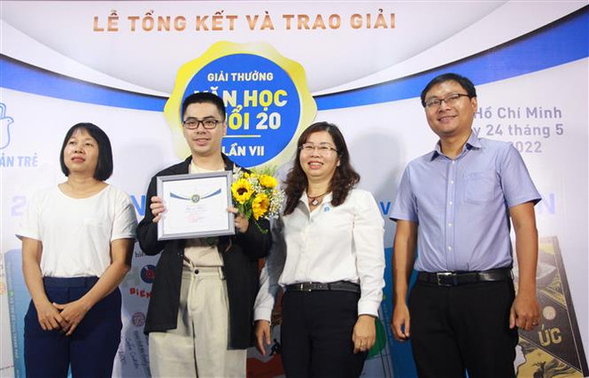 "Vụn ký ức" và "Nửa lời chưa nói" đoạt giải nhì Văn học tuổi 20 ảnh 1
