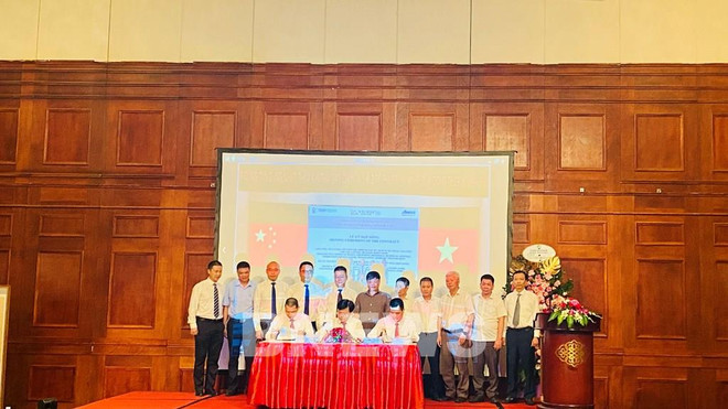 VICEM Bút Sơn ký gói thầu số 1, dự án tận dụng nhiệt thừa để phát điện ảnh 1