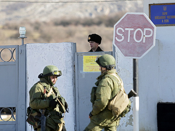 NATO: Khoảng 12.000 quân Nga đang ở sát biên giới với Ukraine ảnh 1