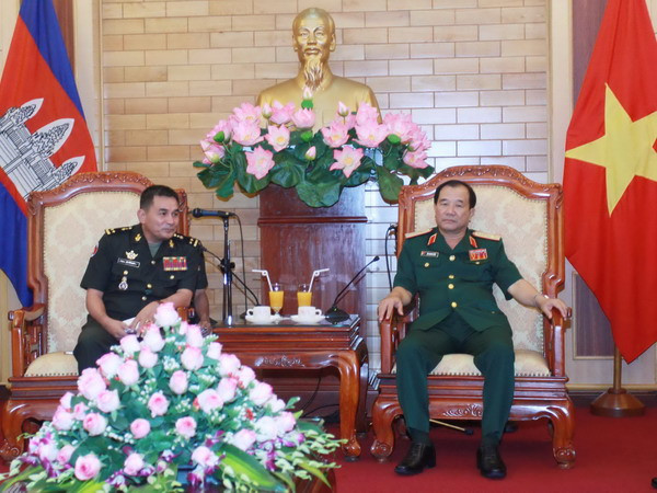 Đoàn Cục Nhân sự Bộ Quốc phòng Campuchia thăm Việt Nam ảnh 1