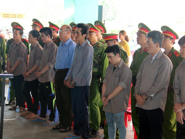 Xét xử 8 bị cáo trong vụ án dùng súng giết hai người ở Phú Quốc ảnh 1