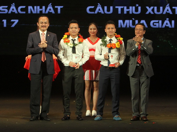 Tổng kết và trao các giải bóng đá chuyên nghiệp Việt Nam năm 2017 ảnh 1