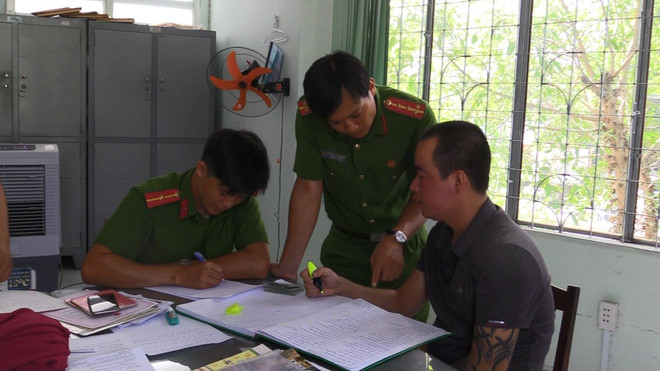 Bình Dương: Tạm giữ ba đối tượng cho vay nặng lãi, thu lợi bất chính ảnh 2