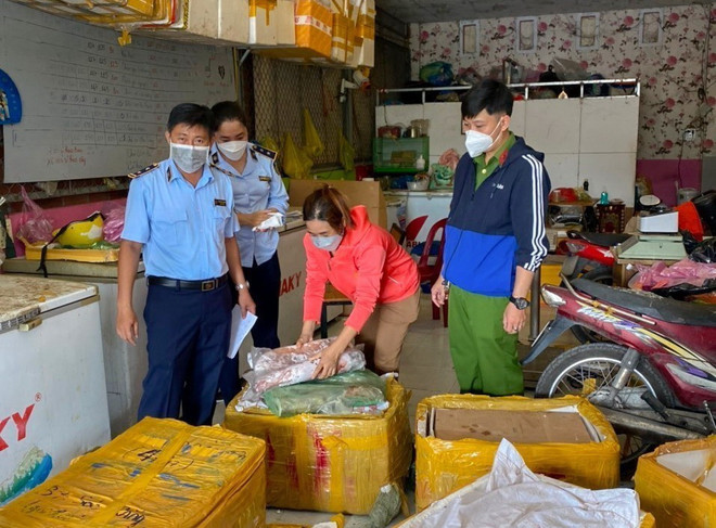 Phát hiện hơn nửa tấn thực phẩm đông lạnh không rõ nguồn gốc ảnh 1