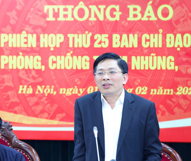 Ông Đặng Văn Dũng, Phó Trưởng Ban Nội chính Trung ương thông báo kết quả Phiên họp. (Ảnh: Phương Hoa/TTXVN) ttxvn_phien_hop_thu_25_ban_chi_dao_trung_uong_ve_phong_chong_tham_nhung_tieu_cuc_0102-2.jpg