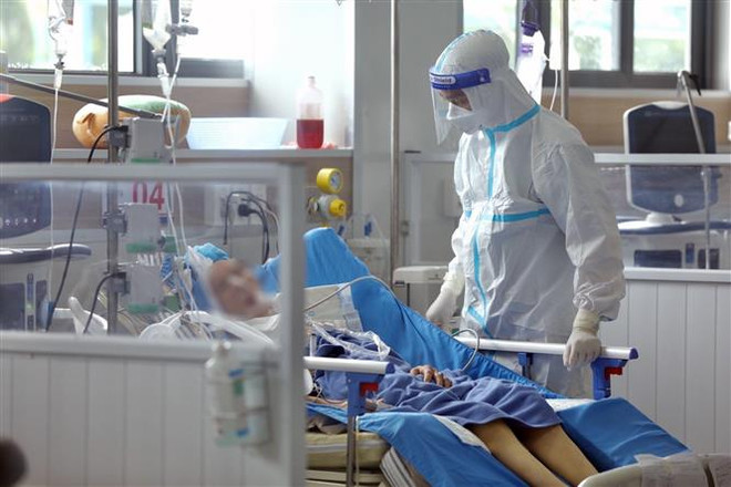 Chú trọng chăm sóc người bệnh COVID-19 nặng để giảm thiểu tử vong ảnh 1
