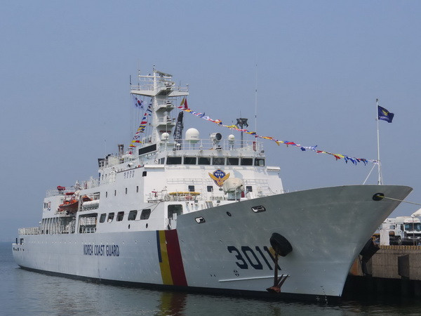 Tàu huấn luyện của Lực lượng Bảo vệ bờ biển Hàn Quốc thăm Việt Nam ảnh 1