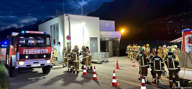 Áo: Cháy tàu hỏa trong đường hầm, sơ tán khẩn cấp 200 hành khách ảnh 1