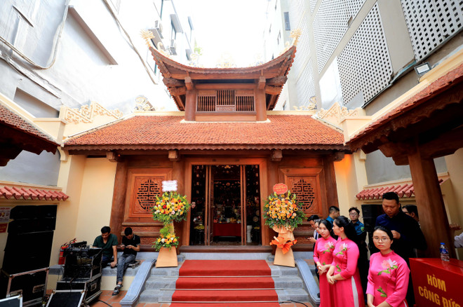 Hà Nội: Gắn biển công trình tu bổ đình Hà Vĩ thờ ông Tổ nghề Sơn ảnh 1