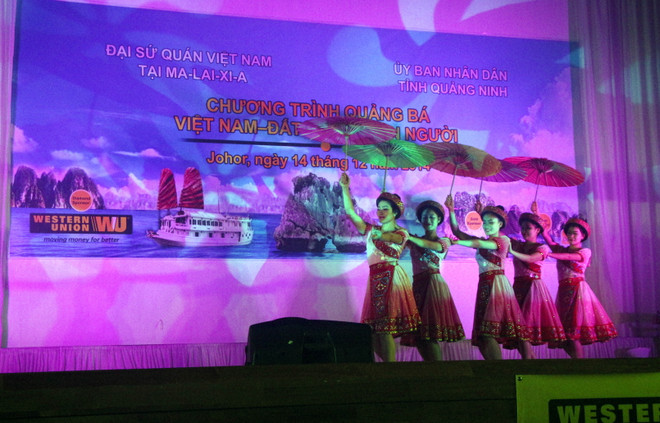 Kỷ niệm ngày thành lập QĐND Việt Nam tại Trung Quốc, Malaysia ảnh 2