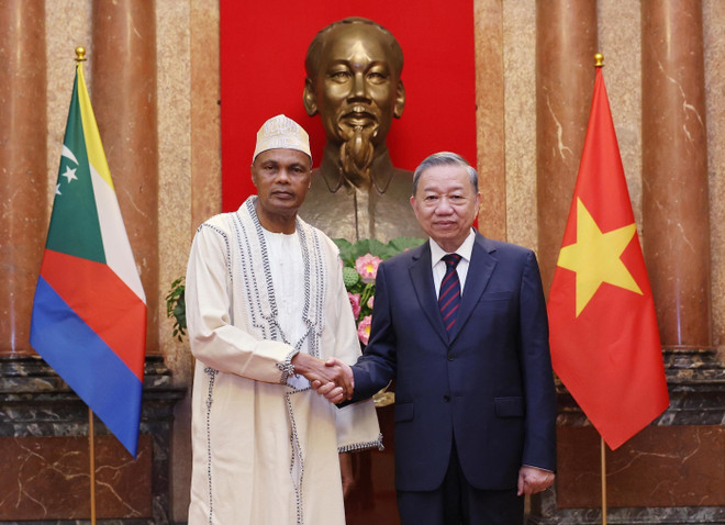 TTXVN_1810 Tong Bi thu Dai su 1.jpg