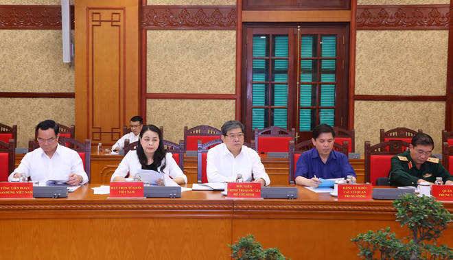 TTXVN_1810 Thuong truc Ban Bi thu 3.jpg