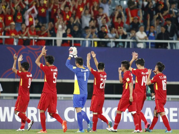 U20 World Cup 2017: Khi các khán đài Cheonan được "nhuộm đỏ" ảnh 1
