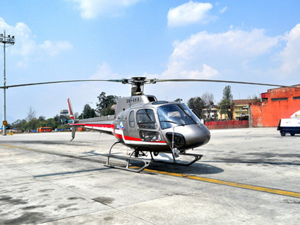 Máy bay trực thăng chở 6 người bị mất tích tại Nepal ảnh 1