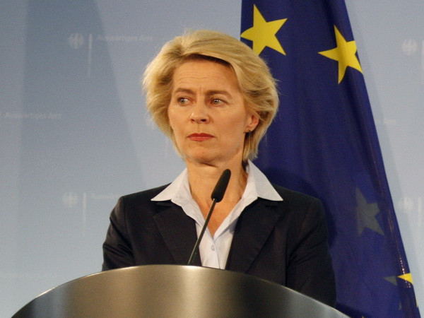 Sau vụ Charlie Hebdo, Đức lo ngại vì đã hỗ trợ người Kurd chống IS ảnh 1