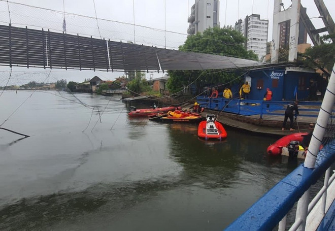 Sập cầu treo tại miền Nam Brazil, nhiều người bị thương và mất tích ảnh 1