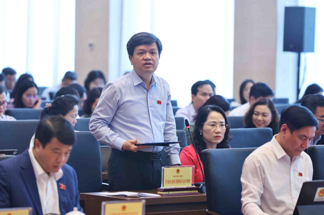 Đại biểu Quốc hội thành phố Hà Nội Tạ Đình Thi phát biểu tại hội nghị. (Ảnh: Minh Đức/TTXVN) ttxvn_ta dinh thi.jpg