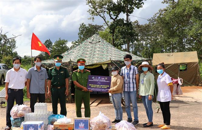 Gia Lai tiếp nhận trên 27 tỷ đồng và 455 tấn hàng hóa thiết yếu ảnh 1